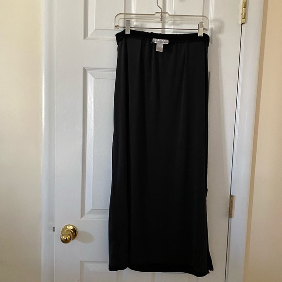 Black Velvet Skirt. - Picture 4 of 6